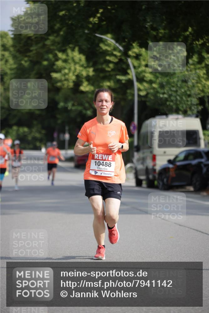 15.06.2025 - REWE Women's Run Jannik Wohlers http://msf.ph/oto/7941142 15.06.2025 08:45:59 Laufen 10488 meine-sportfotos.de