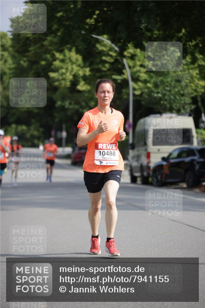 15.06.2025 - REWE Women's Run Jannik Wohlers http://msf.ph/oto/7941155 15.06.2025 08:45:59 Laufen 10488 meine-sportfotos.de