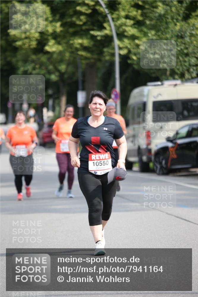15.06.2025 - REWE Women's Run Jannik Wohlers http://msf.ph/oto/7941164 15.06.2025 09:58:49 Laufen 10550 meine-sportfotos.de