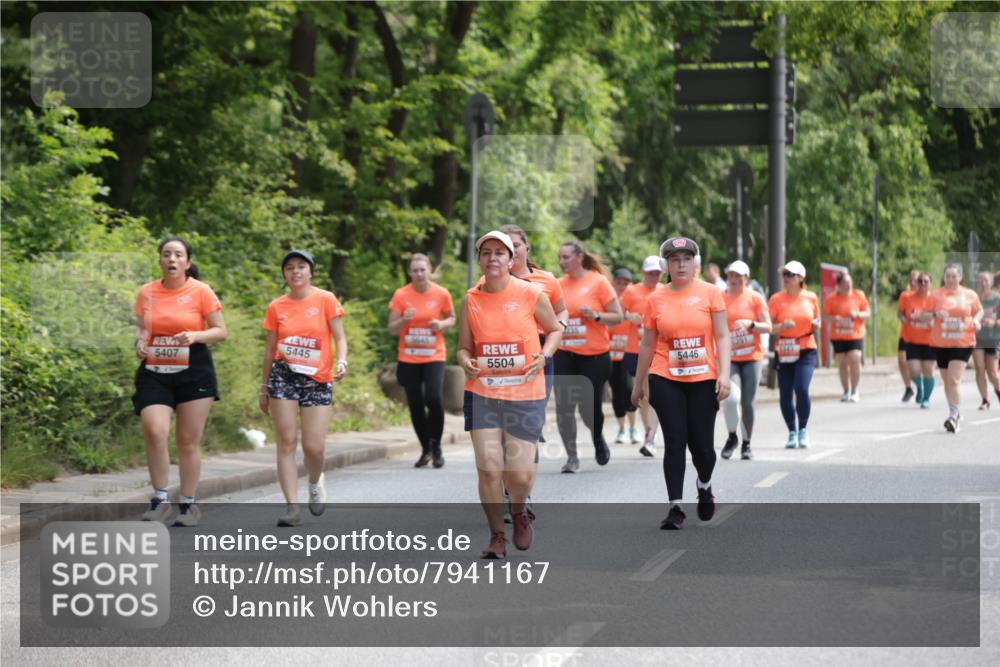 15.06.2025 - REWE Women's Run Jannik Wohlers http://msf.ph/oto/7941167 15.06.2025 10:15:21 Laufen 5445, 5407, 2235, 5504, 5261, 5446 meine-sportfotos.de