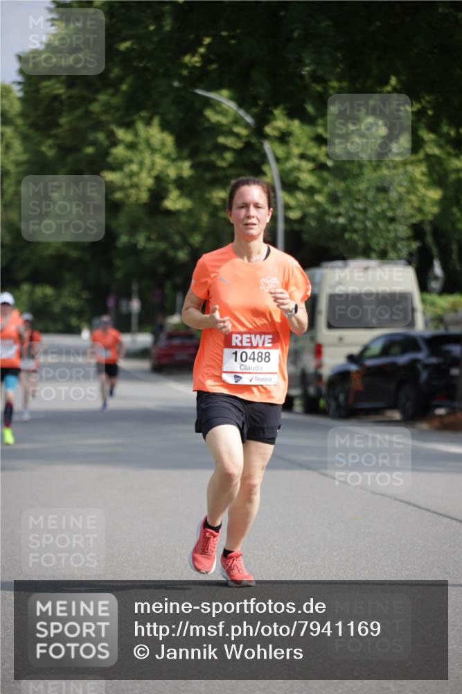 15.06.2025 - REWE Women's Run Jannik Wohlers http://msf.ph/oto/7941169 15.06.2025 08:46:00 Laufen 10488 meine-sportfotos.de