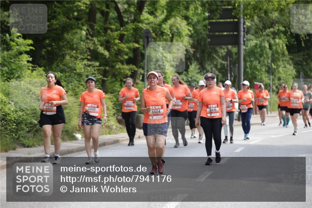 15.06.2025 - REWE Women's Run Jannik Wohlers http://msf.ph/oto/7941176 15.06.2025 10:15:21 Laufen 5445, 5407, 35, 1291, 5504, 5446 meine-sportfotos.de