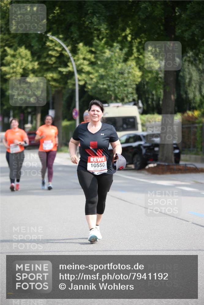 15.06.2025 - REWE Women's Run Jannik Wohlers http://msf.ph/oto/7941192 15.06.2025 09:58:51 Laufen 10550 meine-sportfotos.de