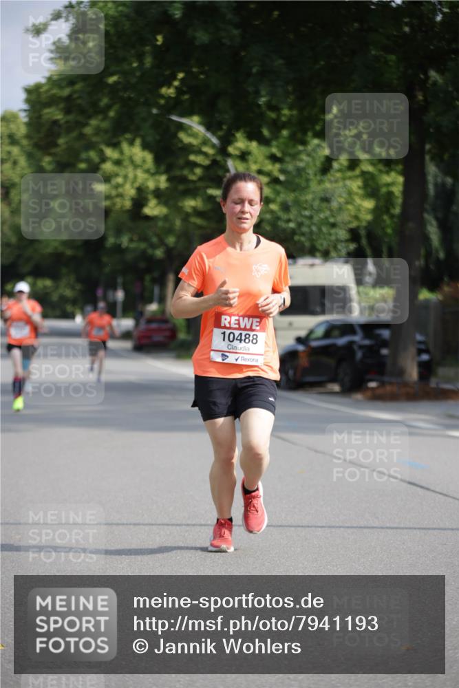 15.06.2025 - REWE Women's Run Jannik Wohlers http://msf.ph/oto/7941193 15.06.2025 08:46:00 Laufen 10488 meine-sportfotos.de