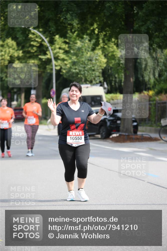 15.06.2025 - REWE Women's Run Jannik Wohlers http://msf.ph/oto/7941210 15.06.2025 09:58:51 Laufen 10550 meine-sportfotos.de