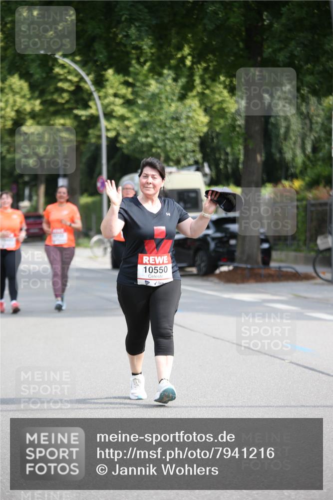 15.06.2025 - REWE Women's Run Jannik Wohlers http://msf.ph/oto/7941216 15.06.2025 09:58:51 Laufen 10550 meine-sportfotos.de