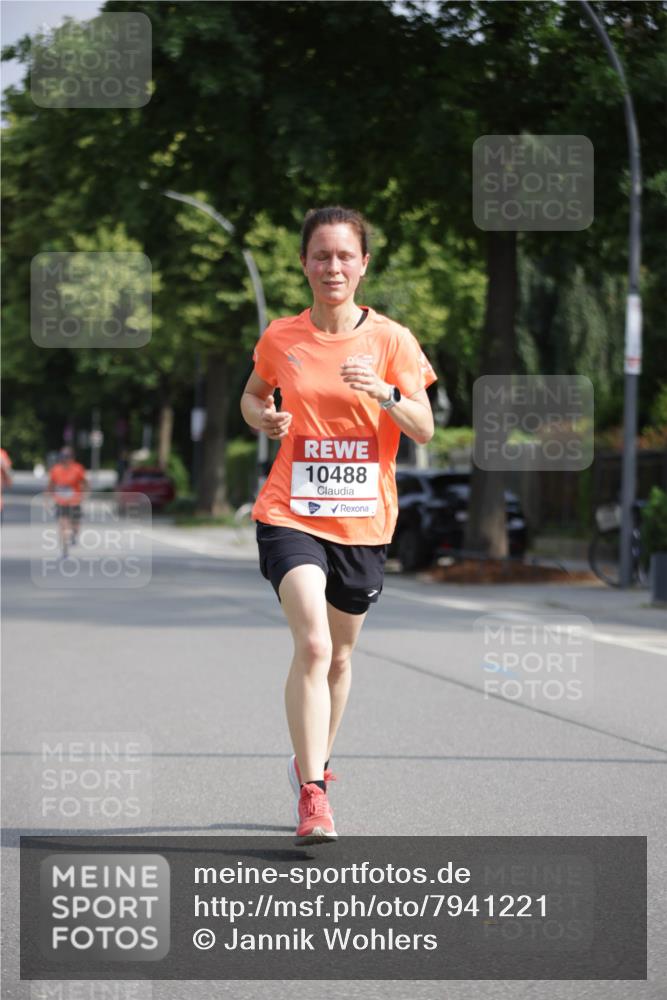 15.06.2025 - REWE Women's Run Jannik Wohlers http://msf.ph/oto/7941221 15.06.2025 08:46:00 Laufen 10488 meine-sportfotos.de