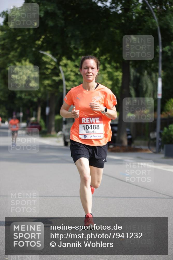 15.06.2025 - REWE Women's Run Jannik Wohlers http://msf.ph/oto/7941232 15.06.2025 08:46:01 Laufen 10488 meine-sportfotos.de