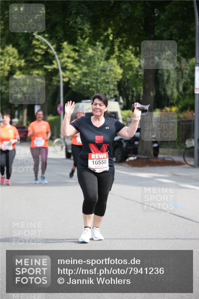15.06.2025 - REWE Women's Run Jannik Wohlers http://msf.ph/oto/7941236 15.06.2025 09:58:51 Laufen 10550 meine-sportfotos.de