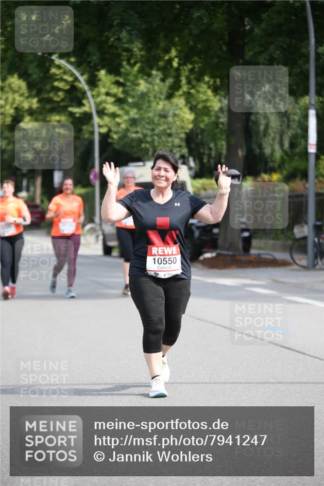 15.06.2025 - REWE Women's Run Jannik Wohlers http://msf.ph/oto/7941247 15.06.2025 09:58:51 Laufen 10550 meine-sportfotos.de