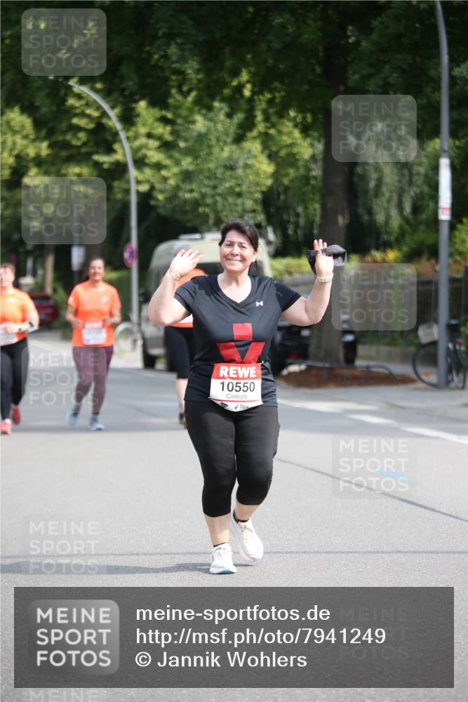 15.06.2025 - REWE Women's Run Jannik Wohlers http://msf.ph/oto/7941249 15.06.2025 09:58:51 Laufen 10550 meine-sportfotos.de