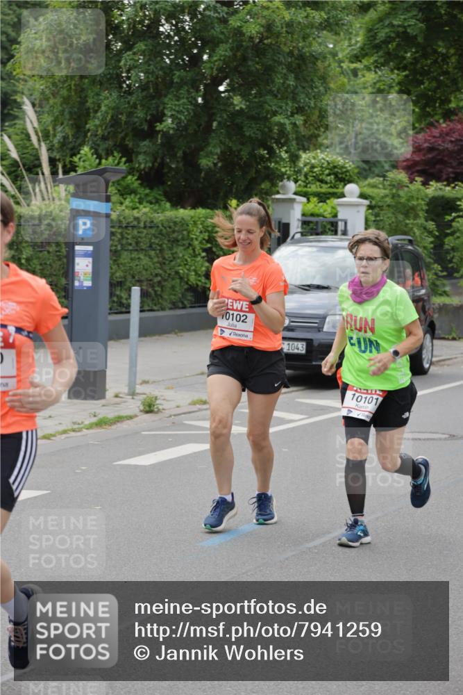 15.06.2025 - REWE Women's Run Jannik Wohlers http://msf.ph/oto/7941259 15.06.2025 08:28:15 Laufen 1043, 10101 meine-sportfotos.de