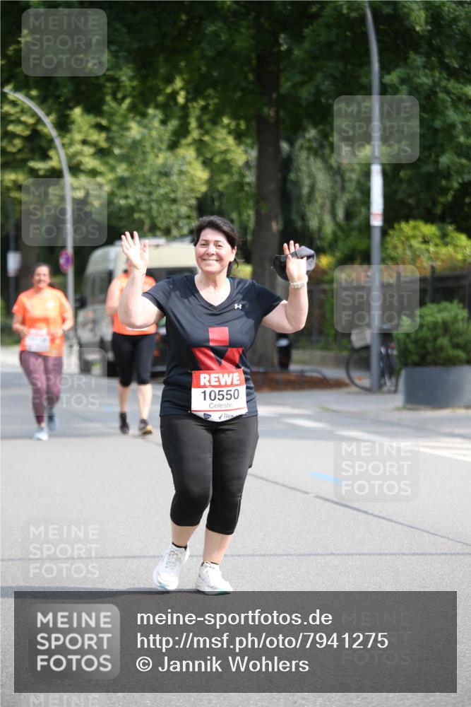 15.06.2025 - REWE Women's Run Jannik Wohlers http://msf.ph/oto/7941275 15.06.2025 09:58:52 Laufen 10550 meine-sportfotos.de