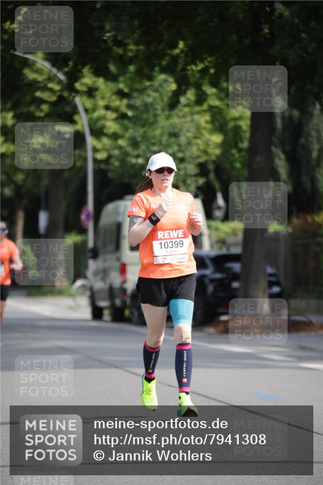 15.06.2025 - REWE Women's Run Jannik Wohlers http://msf.ph/oto/7941308 15.06.2025 08:46:05 Laufen 10399 meine-sportfotos.de
