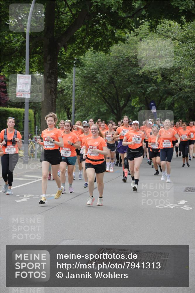 15.06.2025 - REWE Women's Run Jannik Wohlers http://msf.ph/oto/7941313 15.06.2025 08:28:17 Laufen 15, 2025, 10618, 10598, 10284, 107, 0277, 1035, 10147, 10768, 1056 meine-sportfotos.de