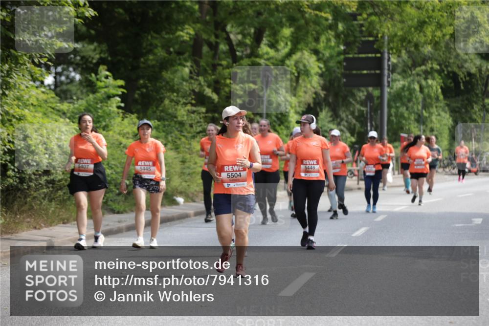 15.06.2025 - REWE Women's Run Jannik Wohlers http://msf.ph/oto/7941316 15.06.2025 10:15:23 Laufen 1235, 5407, 5445, 5446, 5504 meine-sportfotos.de