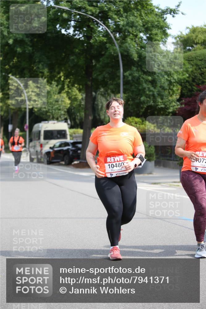 15.06.2025 - REWE Women's Run Jannik Wohlers http://msf.ph/oto/7941371 15.06.2025 09:58:58 Laufen 10480 meine-sportfotos.de