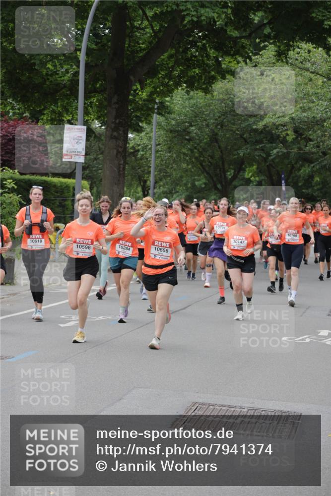 15.06.2025 - REWE Women's Run Jannik Wohlers http://msf.ph/oto/7941374 15.06.2025 08:28:18 Laufen 15, 2025, 10656, 10618, 10598, 10284, 10791, 10768, 10147 meine-sportfotos.de