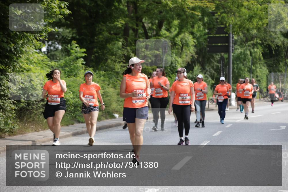 15.06.2025 - REWE Women's Run Jannik Wohlers http://msf.ph/oto/7941380 15.06.2025 10:15:24 Laufen 3235, 5407, 504, 5445, 5291, 5446 meine-sportfotos.de