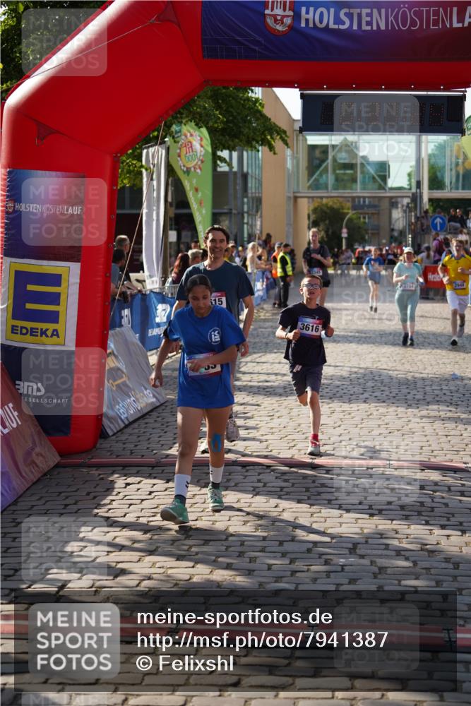 13.06.2025 - Holstenköstenlauf Felixshl http://msf.ph/oto/7941387 13.06.2025 18:07:25 Laufen 2345, 2948, 2993, 3033, 3615, 3616, 3754 meine-sportfotos.de