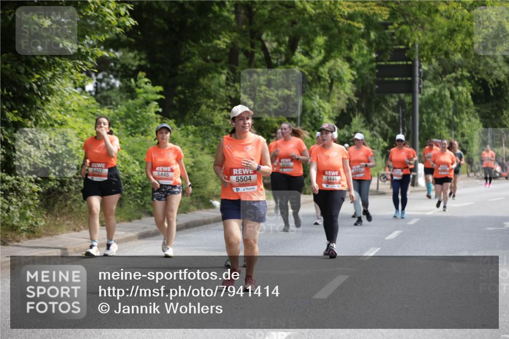 15.06.2025 - REWE Women's Run Jannik Wohlers http://msf.ph/oto/7941414 15.06.2025 10:15:24 Laufen 5407, 5445, 5504, 3235, 5446, 8991 meine-sportfotos.de