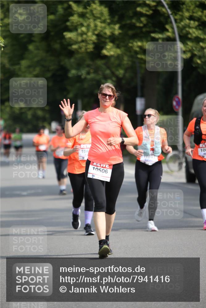 15.06.2025 - REWE Women's Run Jannik Wohlers http://msf.ph/oto/7941416 15.06.2025 09:59:01 Laufen 108, 10506, 10, 10841 meine-sportfotos.de