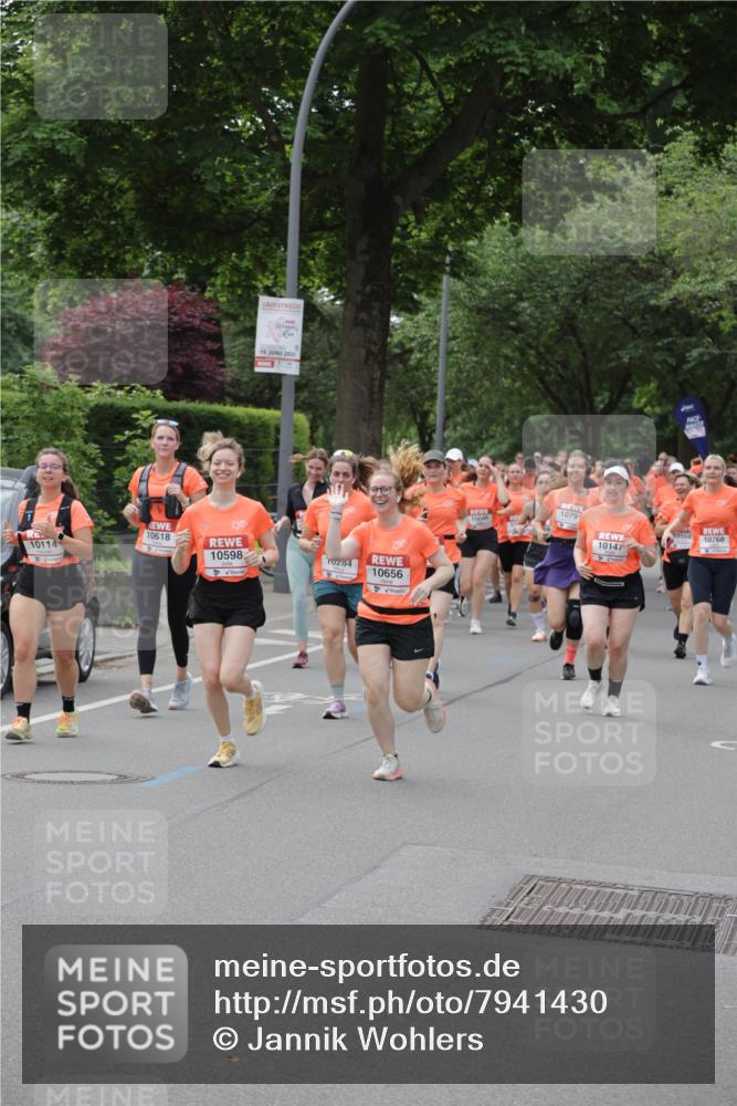 15.06.2025 - REWE Women's Run Jannik Wohlers http://msf.ph/oto/7941430 15.06.2025 08:28:18 Laufen 10618, 10114, 10598, 15, 2025, 284, 10656, 10046, 10791, 10568, 10768, 10147 meine-sportfotos.de