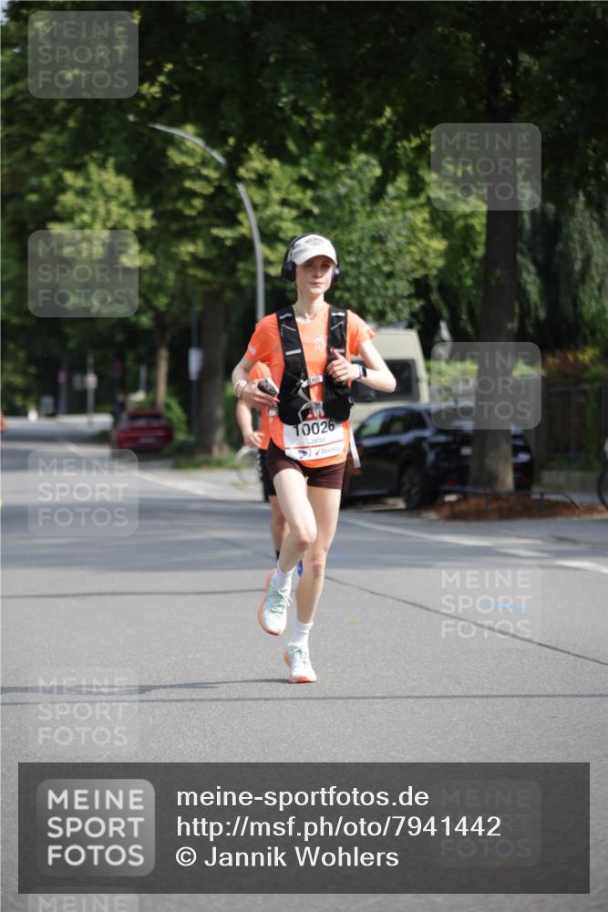 15.06.2025 - REWE Women's Run Jannik Wohlers http://msf.ph/oto/7941442 15.06.2025 08:46:08 Laufen 10026 meine-sportfotos.de