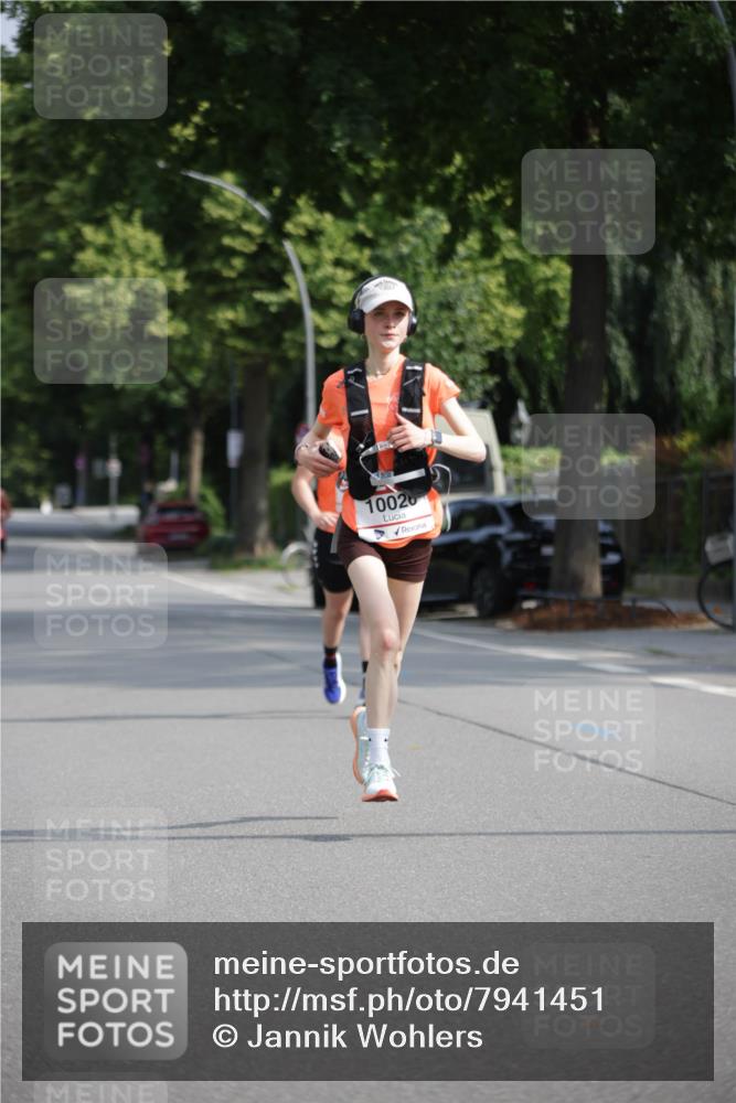 15.06.2025 - REWE Women's Run Jannik Wohlers http://msf.ph/oto/7941451 15.06.2025 08:46:08 Laufen 10026 meine-sportfotos.de