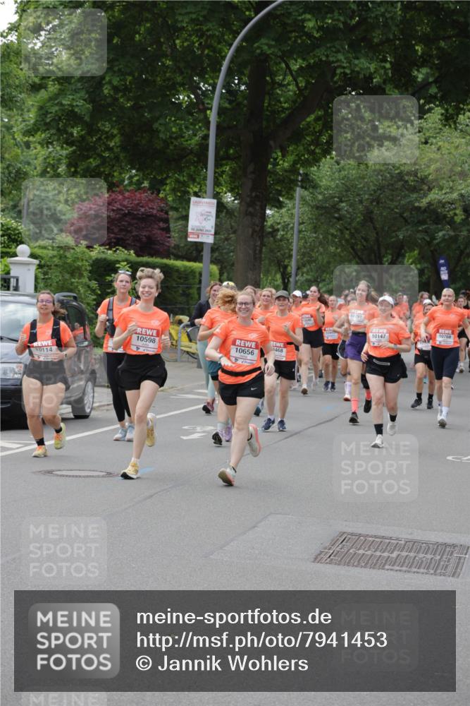 15.06.2025 - REWE Women's Run Jannik Wohlers http://msf.ph/oto/7941453 15.06.2025 08:28:18 Laufen 10598, 10656 meine-sportfotos.de