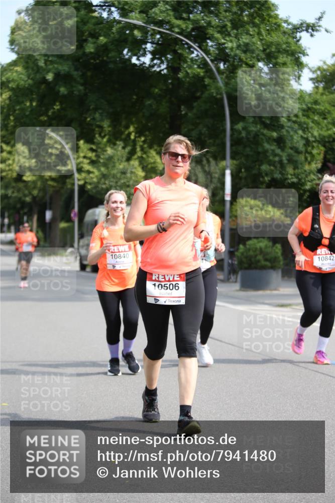15.06.2025 - REWE Women's Run Jannik Wohlers http://msf.ph/oto/7941480 15.06.2025 09:59:06 Laufen 10840, 10506, 10842 meine-sportfotos.de