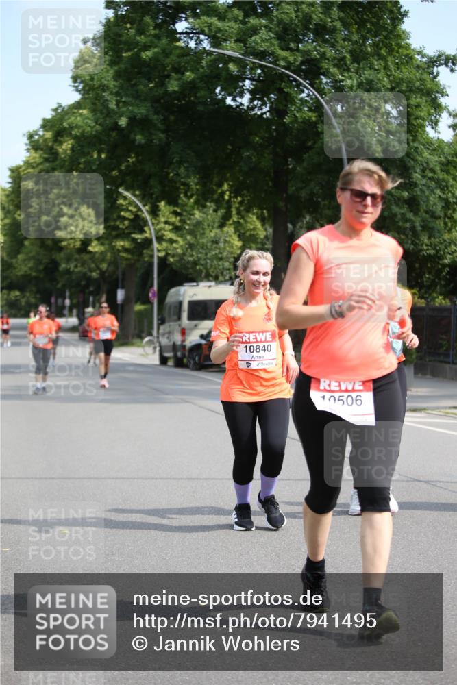 15.06.2025 - REWE Women's Run Jannik Wohlers http://msf.ph/oto/7941495 15.06.2025 09:59:07 Laufen 10840, 10506 meine-sportfotos.de