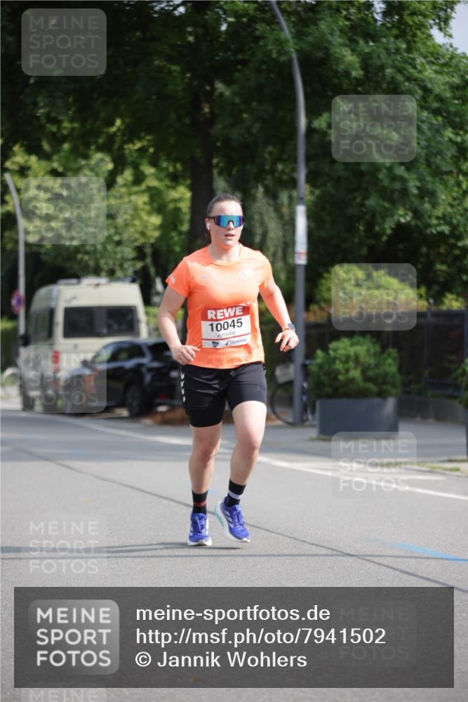 15.06.2025 - REWE Women's Run Jannik Wohlers http://msf.ph/oto/7941502 15.06.2025 08:46:10 Laufen 10045 meine-sportfotos.de