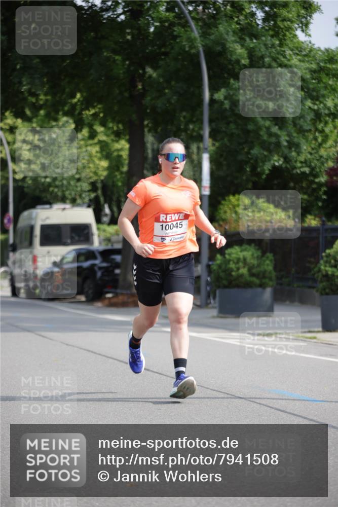 15.06.2025 - REWE Women's Run Jannik Wohlers http://msf.ph/oto/7941508 15.06.2025 08:46:10 Laufen 10045 meine-sportfotos.de