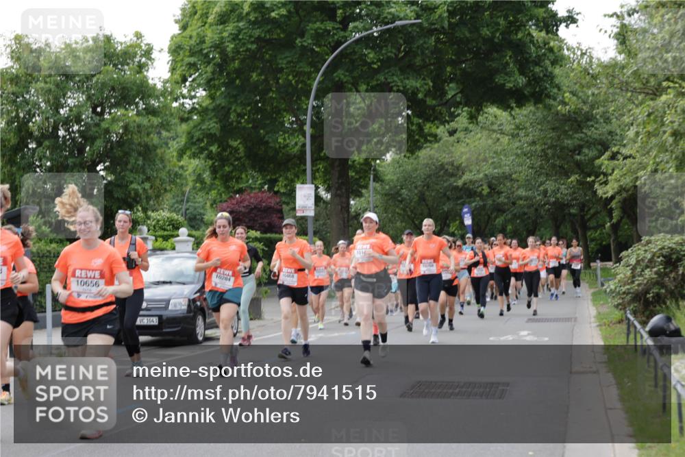 15.06.2025 - REWE Women's Run Jannik Wohlers http://msf.ph/oto/7941515 15.06.2025 08:28:21 Laufen 10656, 1043, 10468, 10284, 1014, 10768 meine-sportfotos.de