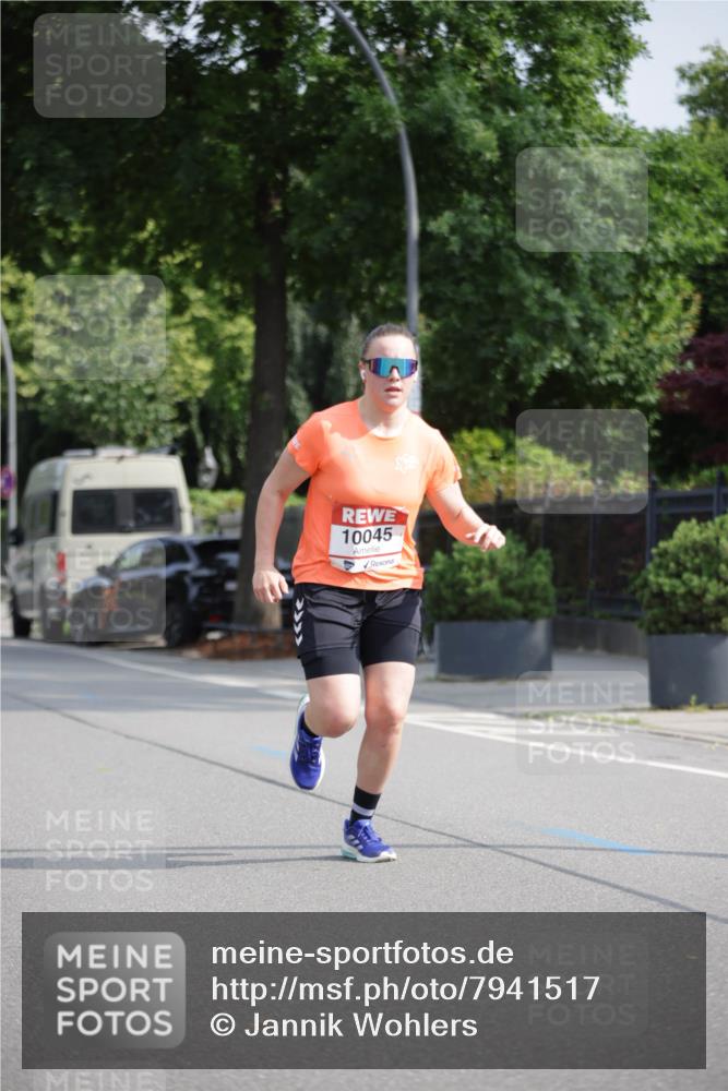 15.06.2025 - REWE Women's Run Jannik Wohlers http://msf.ph/oto/7941517 15.06.2025 08:46:10 Laufen 10045 meine-sportfotos.de
