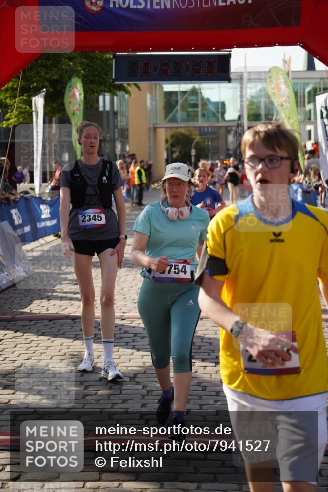 13.06.2025 - Holstenköstenlauf Felixshl http://msf.ph/oto/7941527 13.06.2025 18:07:31 Laufen 2345, 2699, 2948, 2993, 3020, 3039, 3680, 3754 meine-sportfotos.de