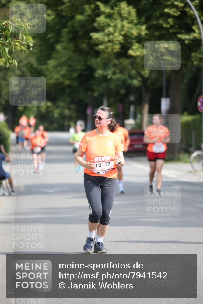 15.06.2025 - REWE Women's Run Jannik Wohlers http://msf.ph/oto/7941542 15.06.2025 09:59:11 Laufen 10137 meine-sportfotos.de