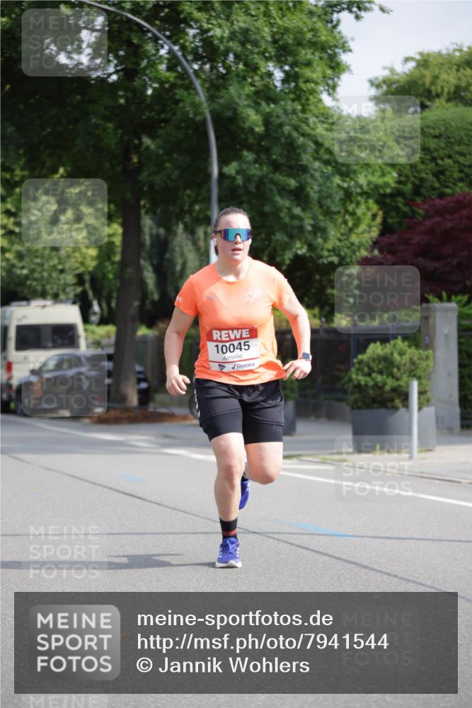 15.06.2025 - REWE Women's Run Jannik Wohlers http://msf.ph/oto/7941544 15.06.2025 08:46:11 Laufen 10045 meine-sportfotos.de