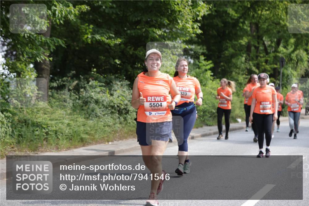 15.06.2025 - REWE Women's Run Jannik Wohlers http://msf.ph/oto/7941546 15.06.2025 10:15:27 Laufen 5504, 323, 5446 meine-sportfotos.de