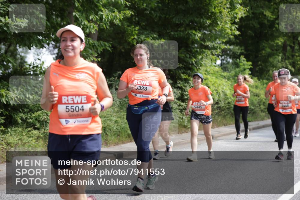 15.06.2025 - REWE Women's Run Jannik Wohlers http://msf.ph/oto/7941553 15.06.2025 10:15:28 Laufen 5504, 323, 5445, 5446 meine-sportfotos.de