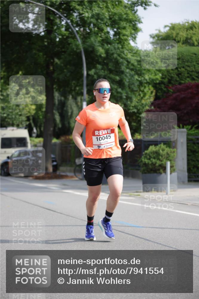 15.06.2025 - REWE Women's Run Jannik Wohlers http://msf.ph/oto/7941554 15.06.2025 08:46:11 Laufen 10045 meine-sportfotos.de