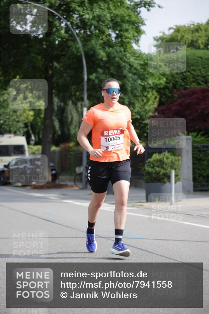15.06.2025 - REWE Women's Run Jannik Wohlers http://msf.ph/oto/7941558 15.06.2025 08:46:11 Laufen 10045 meine-sportfotos.de