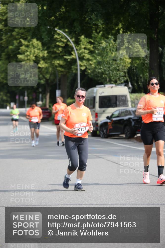 15.06.2025 - REWE Women's Run Jannik Wohlers http://msf.ph/oto/7941563 15.06.2025 09:59:14 Laufen 10137, 086 meine-sportfotos.de