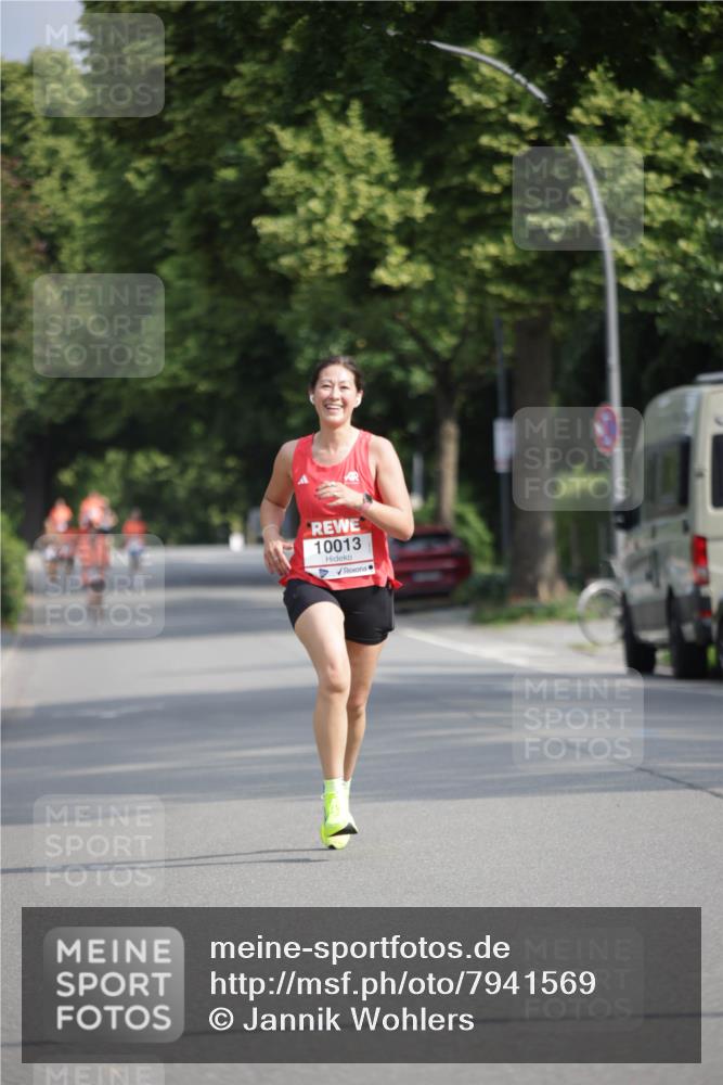 15.06.2025 - REWE Women's Run Jannik Wohlers http://msf.ph/oto/7941569 15.06.2025 08:46:13 Laufen 10013 meine-sportfotos.de