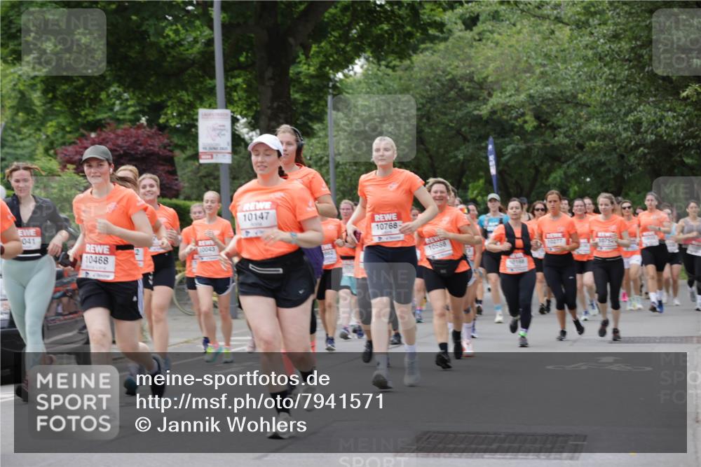 15.06.2025 - REWE Women's Run Jannik Wohlers http://msf.ph/oto/7941571 15.06.2025 08:28:21 Laufen 112, 10147, 041, 10768, 10043, 10468, 10568, 12188, 10277, 107527 meine-sportfotos.de