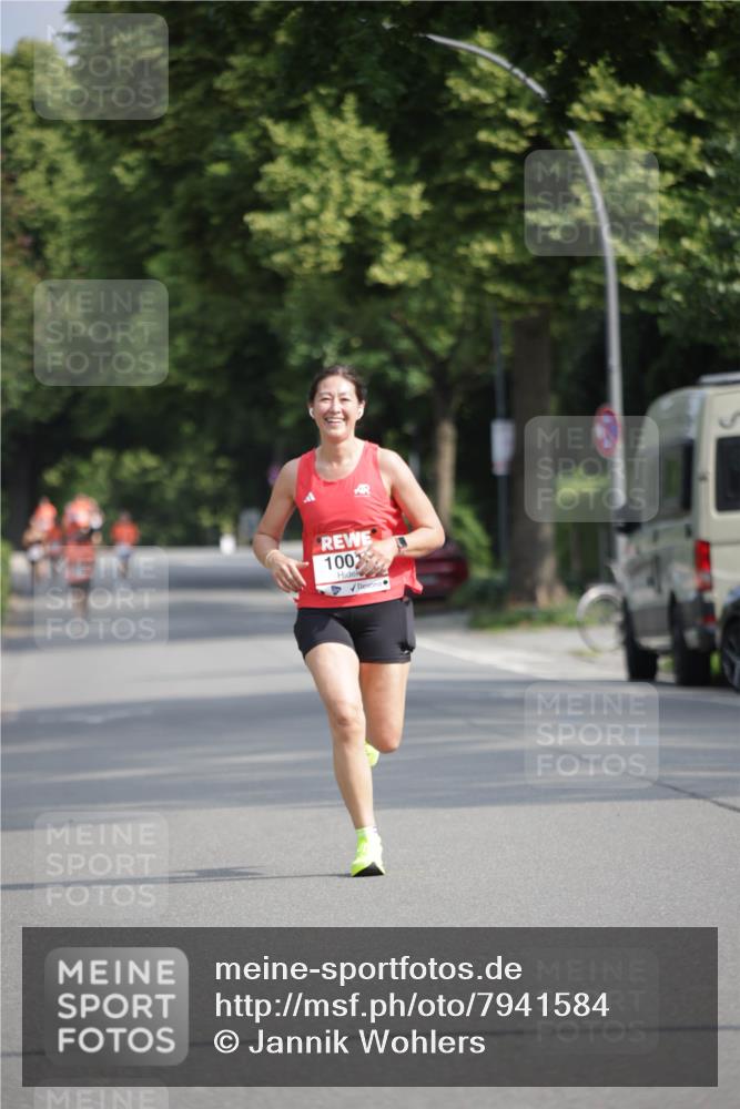 15.06.2025 - REWE Women's Run Jannik Wohlers http://msf.ph/oto/7941584 15.06.2025 08:46:14 Laufen 100 meine-sportfotos.de