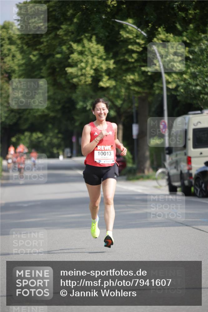 15.06.2025 - REWE Women's Run Jannik Wohlers http://msf.ph/oto/7941607 15.06.2025 08:46:14 Laufen 10013 meine-sportfotos.de