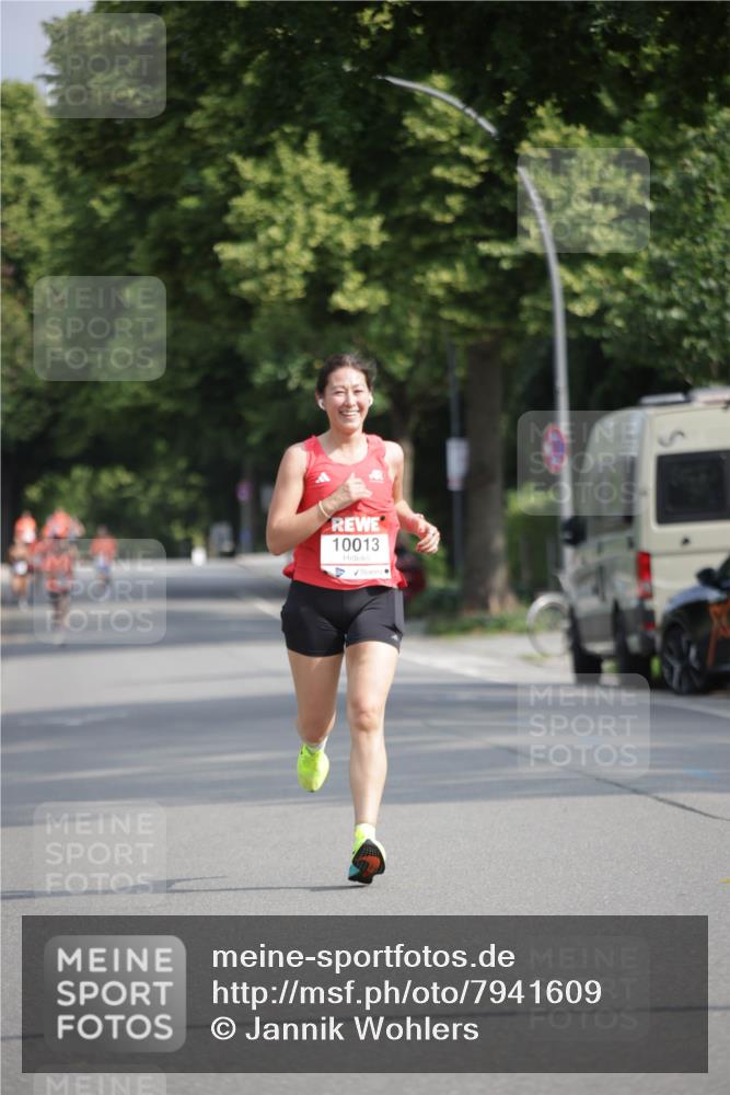 15.06.2025 - REWE Women's Run Jannik Wohlers http://msf.ph/oto/7941609 15.06.2025 08:46:14 Laufen 10013 meine-sportfotos.de