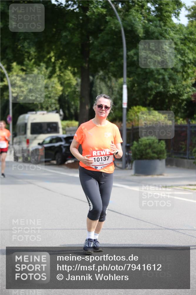15.06.2025 - REWE Women's Run Jannik Wohlers http://msf.ph/oto/7941612 15.06.2025 09:59:16 Laufen 10137 meine-sportfotos.de